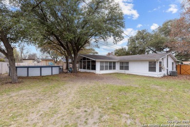 This charming 3-bedroom, 2-bathroom home offers 1,634 square on Oak Hills Country Club in Texas - for sale on GolfHomes.com, golf home, golf lot