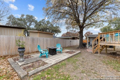 This charming 3-bedroom, 2-bathroom home offers 1,634 square on Oak Hills Country Club in Texas - for sale on GolfHomes.com, golf home, golf lot