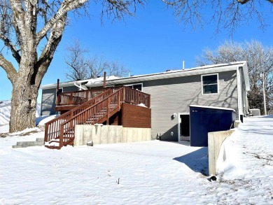 Don't lift a finger when you move into this fully remodeled on Crestwood Hills Golf Course in Iowa - for sale on GolfHomes.com, golf home, golf lot