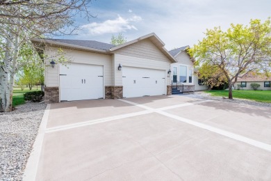 Lovely 2 Level Executive Home in the Desirable Fox View Estates! on Fox Ridge Golf Course - Champion in Montana - for sale on GolfHomes.com, golf home, golf lot
