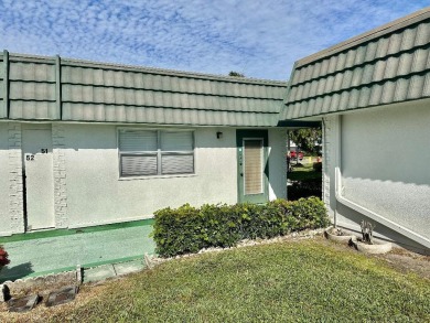 Charming one-bedroom, one-story home near a golf course. Fully on Kings Point Golf - Executive in Florida - for sale on GolfHomes.com, golf home, golf lot