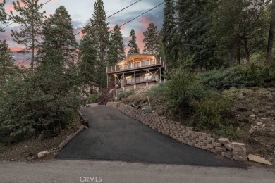 Treehouse vibes at the base of Bear Mountain Ski Resort, and on Big Bear Mountain Ski and Golf Resort in California - for sale on GolfHomes.com, golf home, golf lot