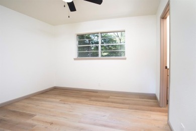 Adorable home in Hideaway Lake is waiting for you! 3 bedroom, 2 on Hide-A-Way Lake Golf Course in Texas - for sale on GolfHomes.com, golf home, golf lot