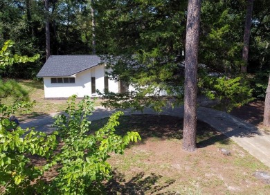 Adorable home in Hideaway Lake is waiting for you! 3 bedroom, 2 on Hide-A-Way Lake Golf Course in Texas - for sale on GolfHomes.com, golf home, golf lot