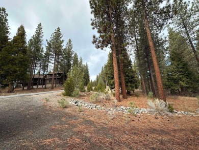 This Grizzly Ranch lot has a gentle downhill slope and sits near on Grizzly Ranch Golf Club in California - for sale on GolfHomes.com, golf home, golf lot