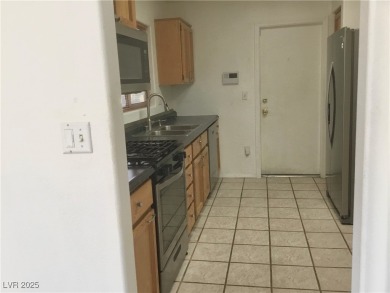 Lovely Townhome in the Heart of Sun City Summerlin. This two on Highland Falls Golf Club in Nevada - for sale on GolfHomes.com, golf home, golf lot