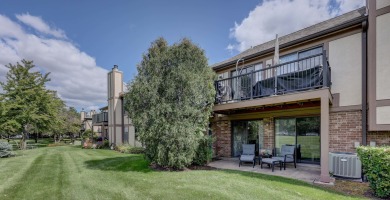 Welcome to this beautifully maintained Avon model in the highly on Maple Meadows Golf Club in Illinois - for sale on GolfHomes.com, golf home, golf lot