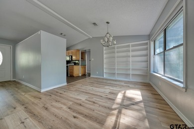 Welcome home to this beautifully maintained 2-bedroom on Hide-A-Way Lake Golf Course in Texas - for sale on GolfHomes.com, golf home, golf lot