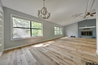 Welcome home to this beautifully maintained 2-bedroom on Hide-A-Way Lake Golf Course in Texas - for sale on GolfHomes.com, golf home, golf lot