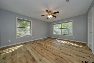 Welcome home to this beautifully maintained 2-bedroom on Hide-A-Way Lake Golf Course in Texas - for sale on GolfHomes.com, golf home, golf lot