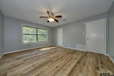 Welcome home to this beautifully maintained 2-bedroom on Hide-A-Way Lake Golf Course in Texas - for sale on GolfHomes.com, golf home, golf lot