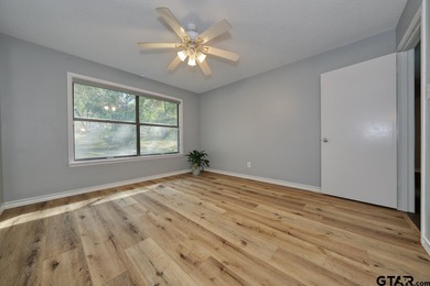 Welcome home to this beautifully maintained 2-bedroom on Hide-A-Way Lake Golf Course in Texas - for sale on GolfHomes.com, golf home, golf lot