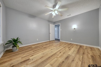 Welcome home to this beautifully maintained 2-bedroom on Hide-A-Way Lake Golf Course in Texas - for sale on GolfHomes.com, golf home, golf lot