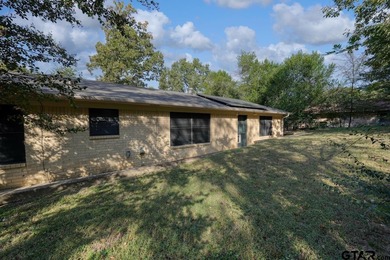 Welcome home to this beautifully maintained 2-bedroom on Hide-A-Way Lake Golf Course in Texas - for sale on GolfHomes.com, golf home, golf lot