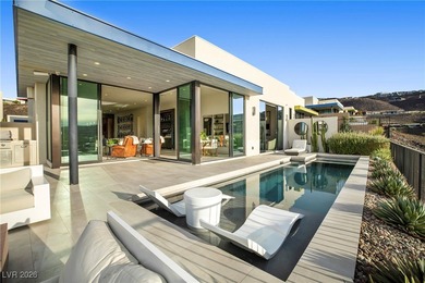 Beautiful modern one story townhouse at MacDonald Highlands with on Dragon Ridge Country Club in Nevada - for sale on GolfHomes.com, golf home, golf lot