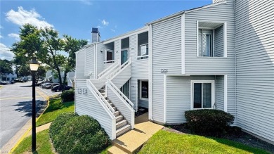 BROOKSIDE - WONDERFUL 2ND FLOOR UNIT - 1 BED AND 1.5 BATHS on Kempsville Greens Municipal Golf Course in Virginia - for sale on GolfHomes.com, golf home, golf lot