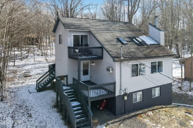 This beautifully remodeled 3-bedroom, 2-bathroom home comes on The Hideout Golf in Pennsylvania - for sale on GolfHomes.com, golf home, golf lot