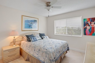 LOOKING FOR THE LIVING SPACE OF A HOME & THE CONVENIENCE OF on Poinciana Golf Club in Florida - for sale on GolfHomes.com, golf home, golf lot