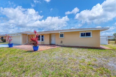 One or more photo(s) has been virtually stagede see this on Venice East Golf Club in Florida - for sale on GolfHomes.com, golf home, golf lot