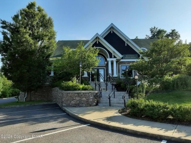 3-4 Bedroom Traditional SPLIT-LEVEL Home  W/1.5 Baths and Garage on Buck Hill Golf Club  in Pennsylvania - for sale on GolfHomes.com, golf home, golf lot