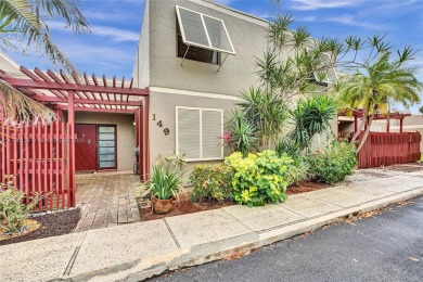 Welcome to this well maintained and spacious 3 bedrooms, 2 bath on Pembroke Lakes Golf Club in Florida - for sale on GolfHomes.com, golf home, golf lot