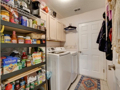 NO ELECTRIC BILLS and NO REAR NEIGHBORS! The home's Solar Energy on Plantation Golf Club in Florida - for sale on GolfHomes.com, golf home, golf lot