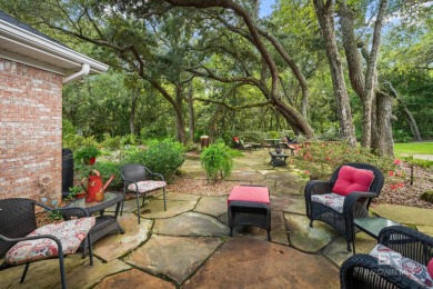 Welcome to this beautifully maintained 3-bedroom, 2-bath home on Peninsula Golf and Racquet Club in Alabama - for sale on GolfHomes.com, golf home, golf lot