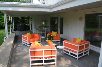 Luxuriously renovated mid-century modern home, open floor plan on Ottumwa Country Club in Iowa - for sale on GolfHomes.com, golf home, golf lot