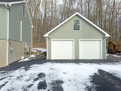 Come check out this BRAND NEW CONSTRUCTION raised ranch home on The Hideout Golf in Pennsylvania - for sale on GolfHomes.com, golf home, golf lot