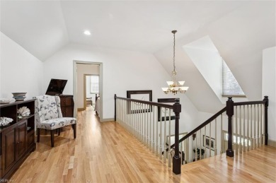 Updated end-unit townhome overlooking the 17th tee of the Blue on Fords Colony Country Club in Virginia - for sale on GolfHomes.com, golf home, golf lot