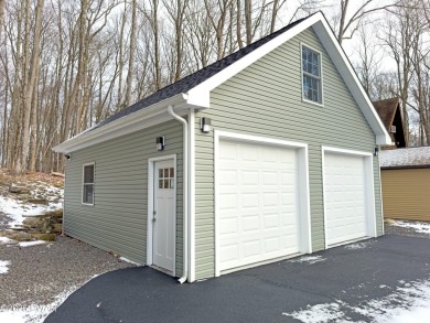 Come check out this BRAND NEW CONSTRUCTION raised ranch home on The Hideout Golf in Pennsylvania - for sale on GolfHomes.com, golf home, golf lot