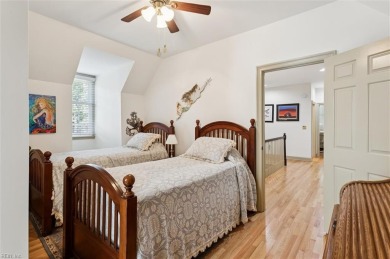 Updated end-unit townhome overlooking the 17th tee of the Blue on Fords Colony Country Club in Virginia - for sale on GolfHomes.com, golf home, golf lot