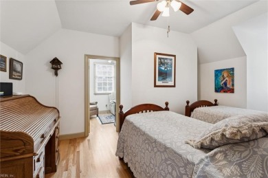 Updated end-unit townhome overlooking the 17th tee of the Blue on Fords Colony Country Club in Virginia - for sale on GolfHomes.com, golf home, golf lot