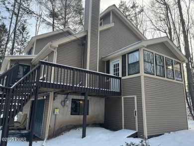 Welcome to this great 3-bedroom, 2-bath contemporary home on The Hideout Golf in Pennsylvania - for sale on GolfHomes.com, golf home, golf lot