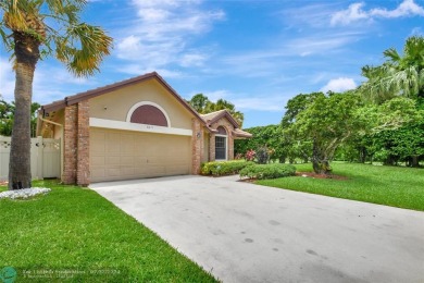 MOTIVATED SELLERS! Snowbirds & Golfers Dream Home! Nestled in a on Aberdeen Golf and Country Club in Florida - for sale on GolfHomes.com, golf home, golf lot