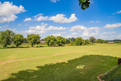 Welcome to this beautiful home perfectly situated on the freshly on The Challenge at Oak Forest in Texas - for sale on GolfHomes.com, golf home, golf lot