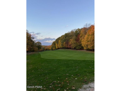 Unique building lot in Tanglwood Lakes, offering seasonal on Paupack Hills Golf and Country Club in Pennsylvania - for sale on GolfHomes.com, golf home, golf lot