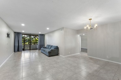 Beautifully updated 2-bedroom, 2-bathroom condo in Boca Pointe's on Boca Pointe Country Club in Florida - for sale on GolfHomes.com, golf home, golf lot