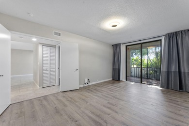Beautifully updated 2-bedroom, 2-bathroom condo in Boca Pointe's on Boca Pointe Country Club in Florida - for sale on GolfHomes.com, golf home, golf lot