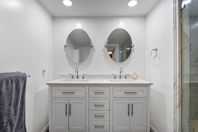 Beautifully updated 2-bedroom, 2-bathroom condo in Boca Pointe's on Boca Pointe Country Club in Florida - for sale on GolfHomes.com, golf home, golf lot