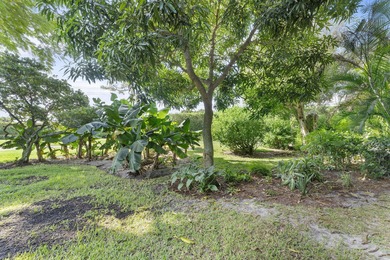 Beautifully updated 2-bedroom, 2-bathroom condo in Boca Pointe's on Boca Pointe Country Club in Florida - for sale on GolfHomes.com, golf home, golf lot