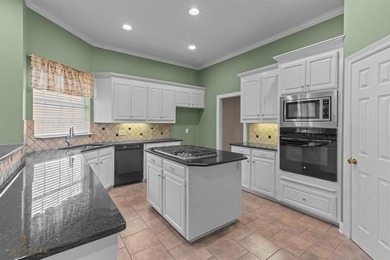 Wonderful Southern Trace home, located walking distance to on Southern Trace Country Club in Louisiana - for sale on GolfHomes.com, golf home, golf lot