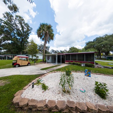 Now Accepting Ages 40 plus!!! Charming and well-maintained 1980 on Ocala Palms Golf and Country Club in Florida - for sale on GolfHomes.com, golf home, golf lot