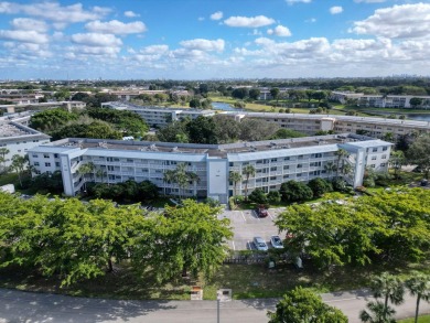 Updated and furnished 2 bed/2 bath unit. Open kitchen, shaker on Wynmoor Golf Course in Florida - for sale on GolfHomes.com, golf home, golf lot