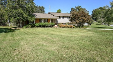 A gorgeous home located in the Valleybrook Golf Course and on Valleybrook Golf and Country Club in Tennessee - for sale on GolfHomes.com, golf home, golf lot