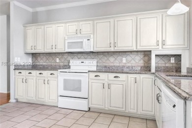 Rare Dickinson model features a delightful 2-bedroom, 2-bathroom on Okatie Creek Golf Club in South Carolina - for sale on GolfHomes.com, golf home, golf lot