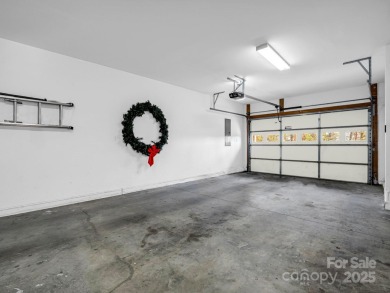 180-degree year-round panoramic mountain views from this on Rumbling Bald Resort on Lake Lure in North Carolina - for sale on GolfHomes.com, golf home, golf lot