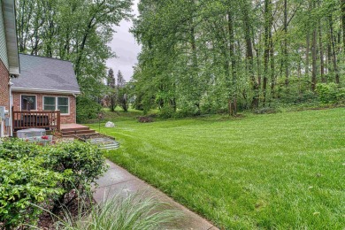 Welcome to this beautifully maintained 5-bedroom, 3.5-bathroom on Henderson Country Club in Kentucky - for sale on GolfHomes.com, golf home, golf lot