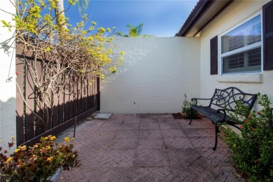 Squeaky clean and priced to sell!   Pet friendly and leasing is on Village Green Golf Club of Sarasota in Florida - for sale on GolfHomes.com, golf home, golf lot