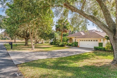 This house has been remodeled to easily accommodate a larger on LakeSide Country Club in Florida - for sale on GolfHomes.com, golf home, golf lot